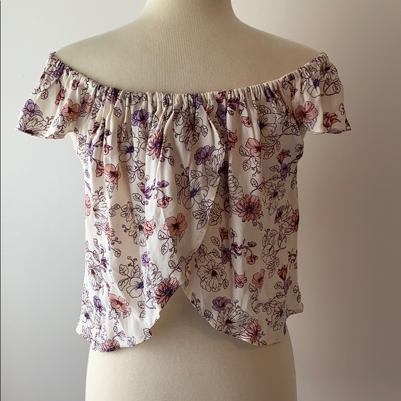 Off the shoulder top🌻 - Picture 4 of 4